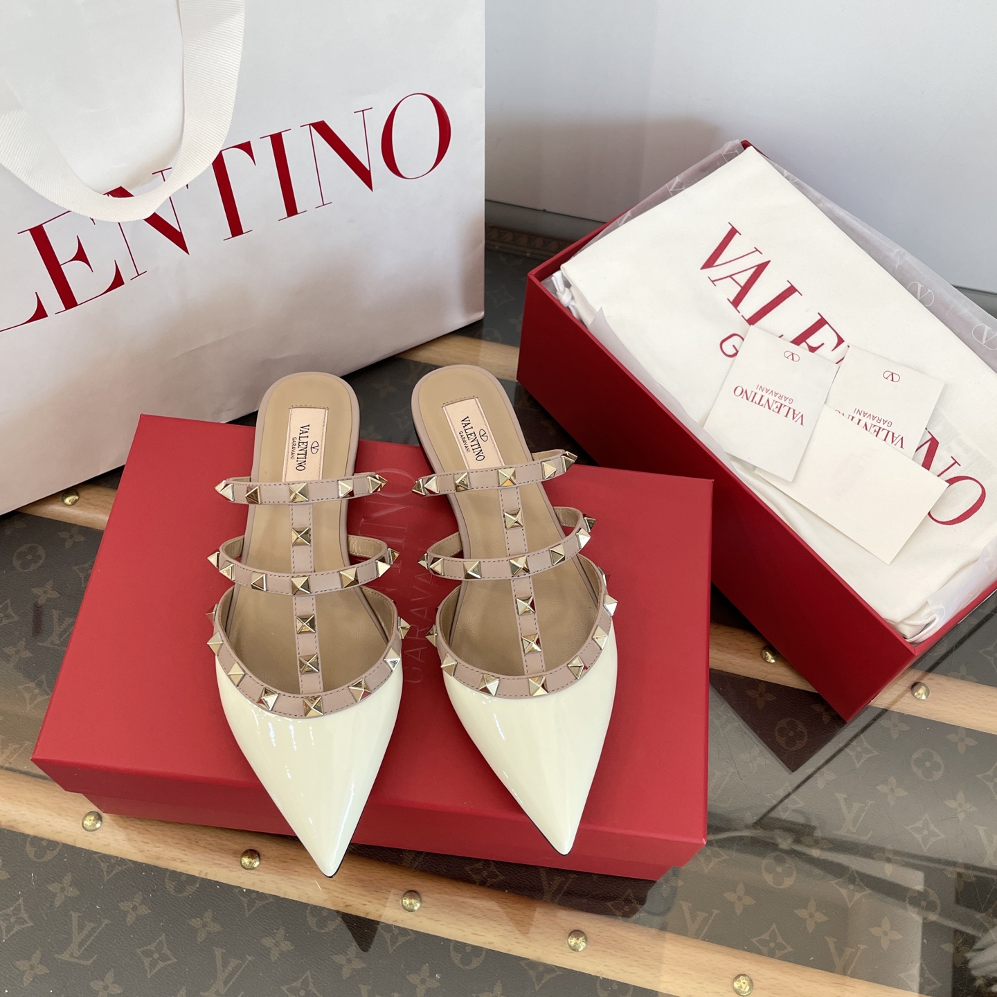 Valentino Rockstud  Flat Patent Leather(EU35-41)
