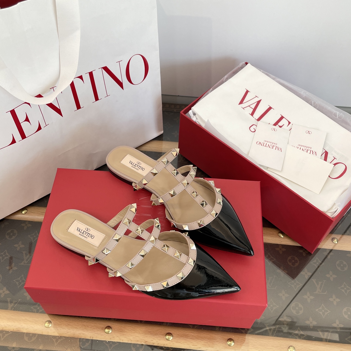 Valentino Rockstud  Flat Patent Leather(EU35-41)