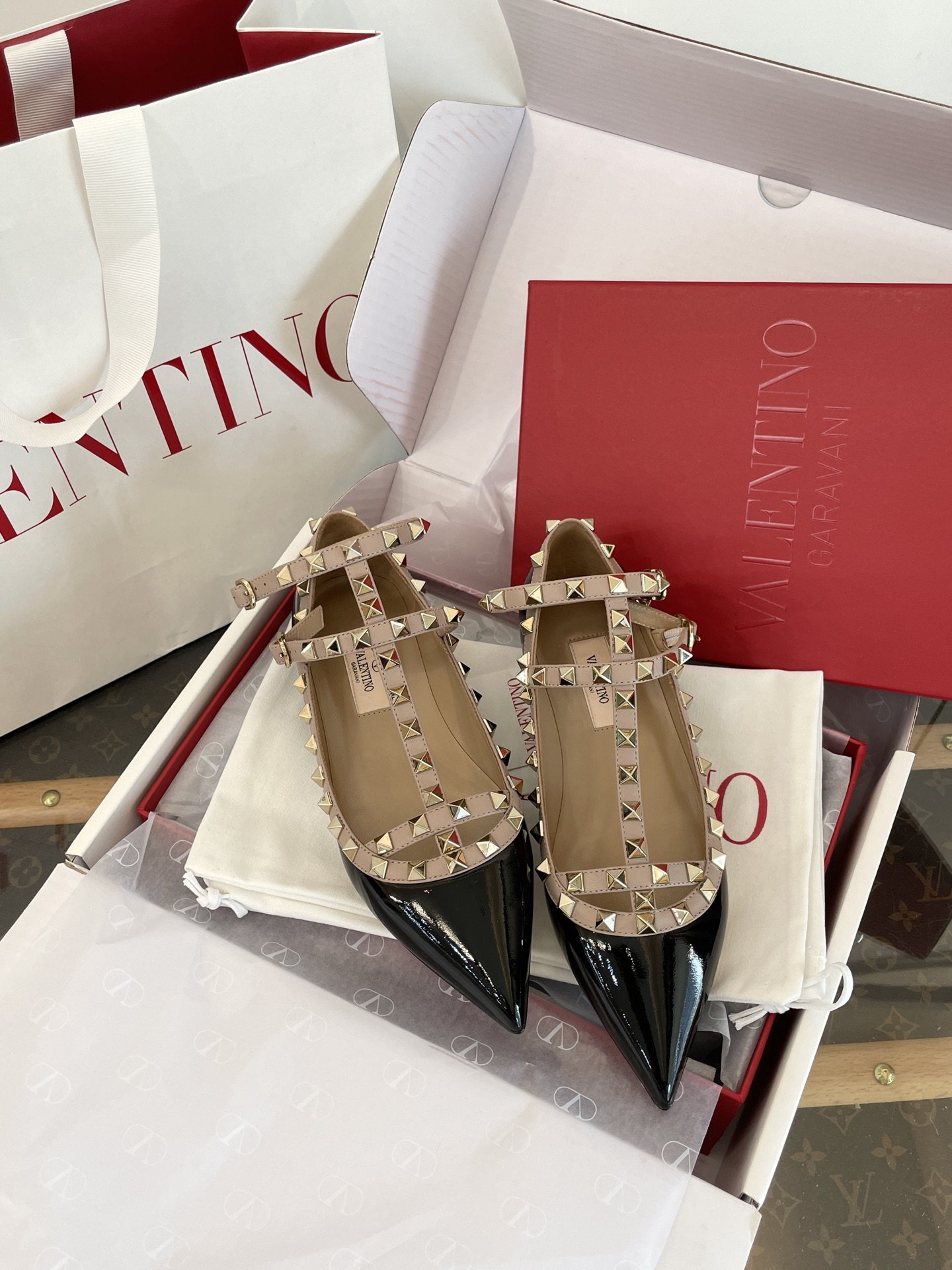 Valentino Rockstud Flat(EU35-41)
