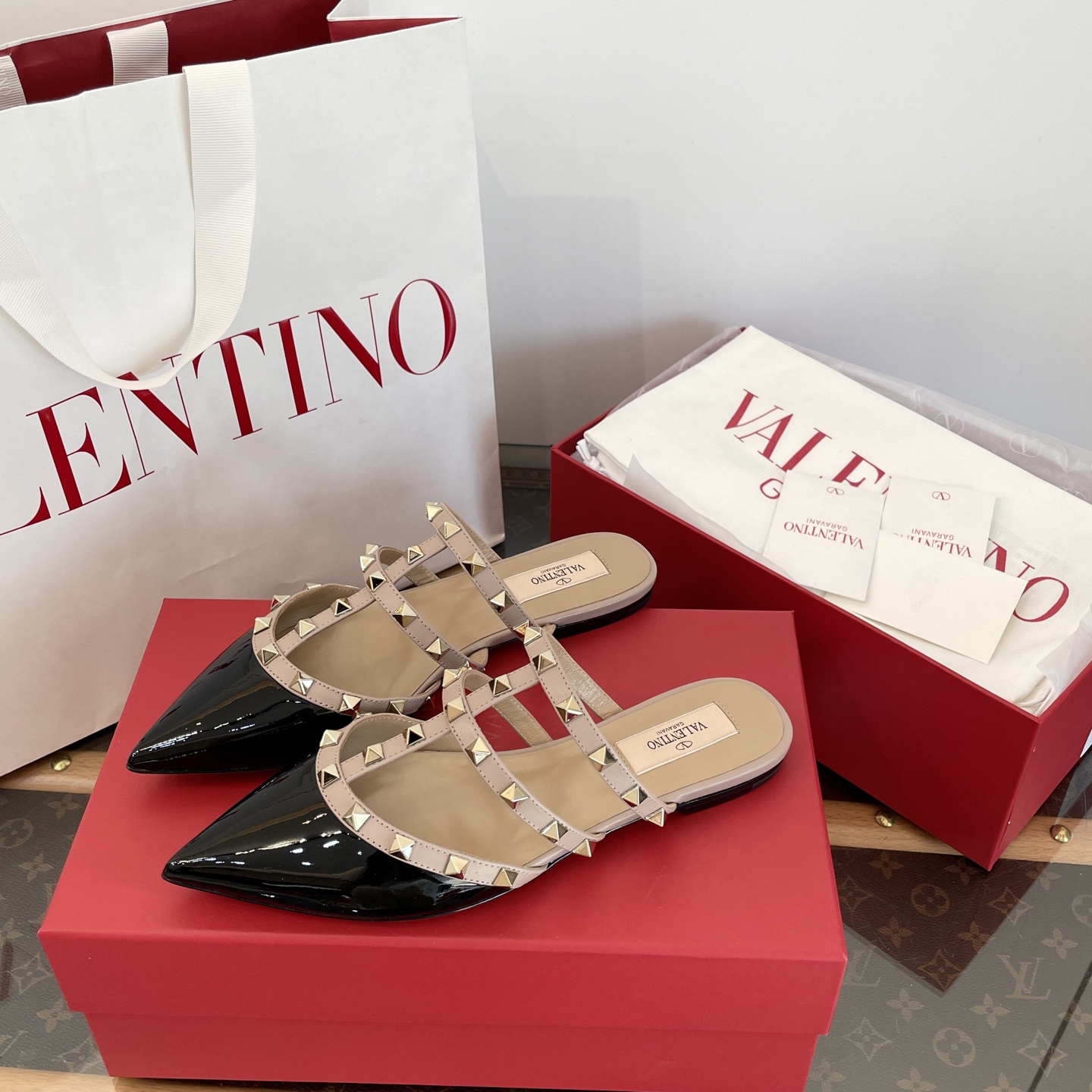Valentino Rockstud  Flat Patent Leather(EU35-41)