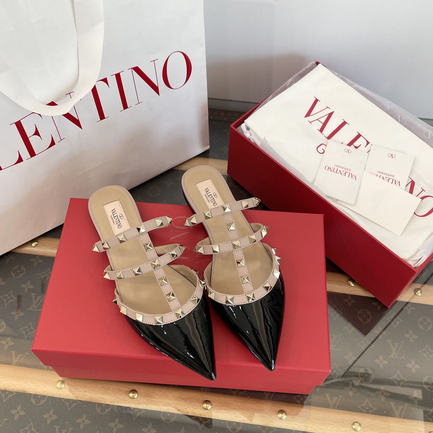 Valentino Rockstud  Flat Patent Leather(EU35-41)