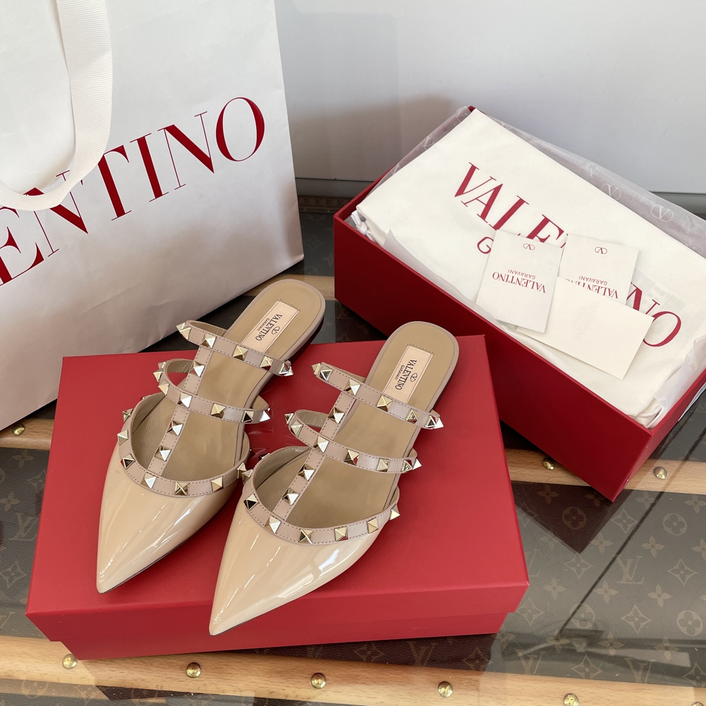 Valentino Rockstud  Flat Patent Leather(EU35-41)