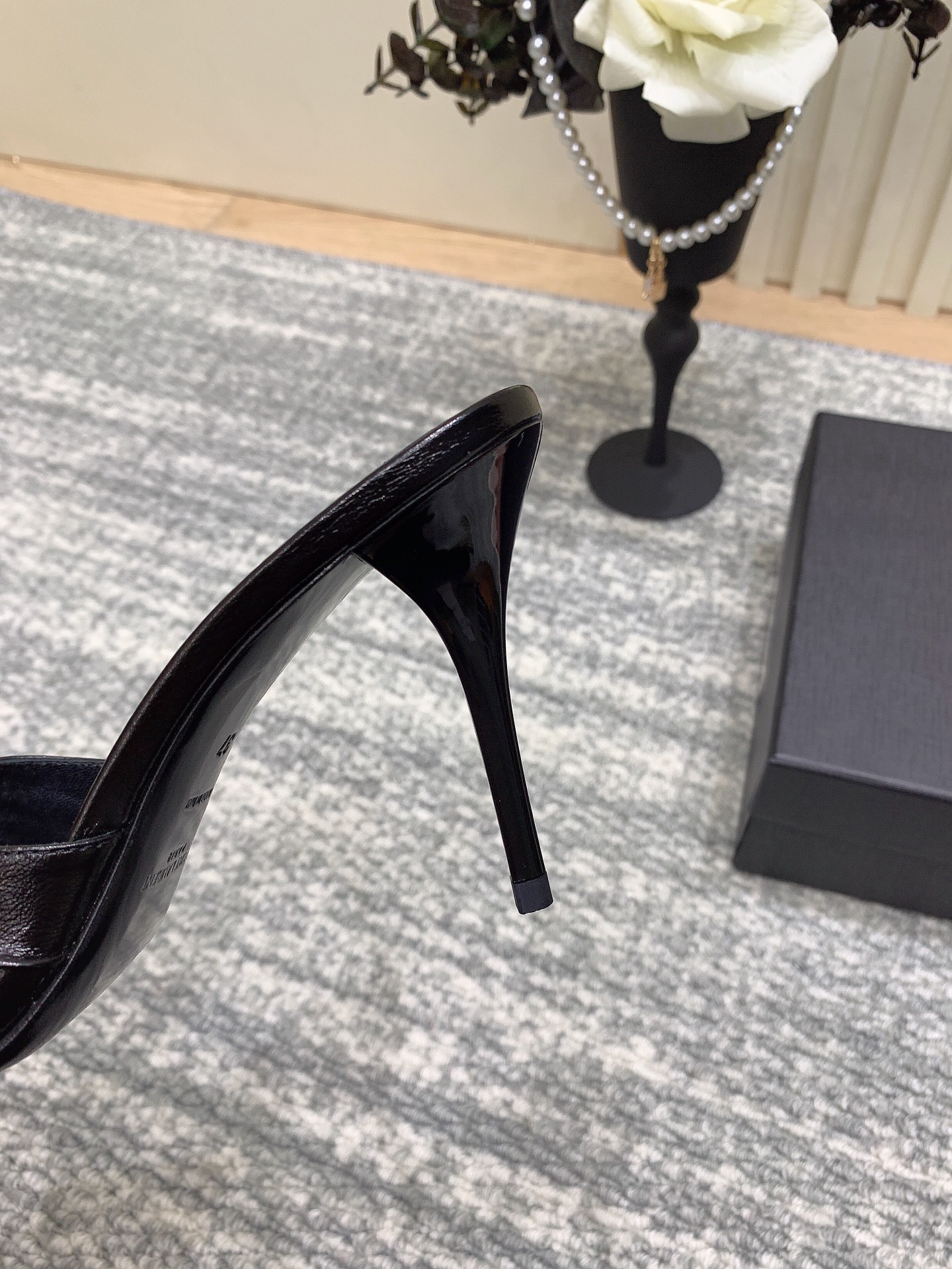 YSL 2025SS Sandals (EU35-42)