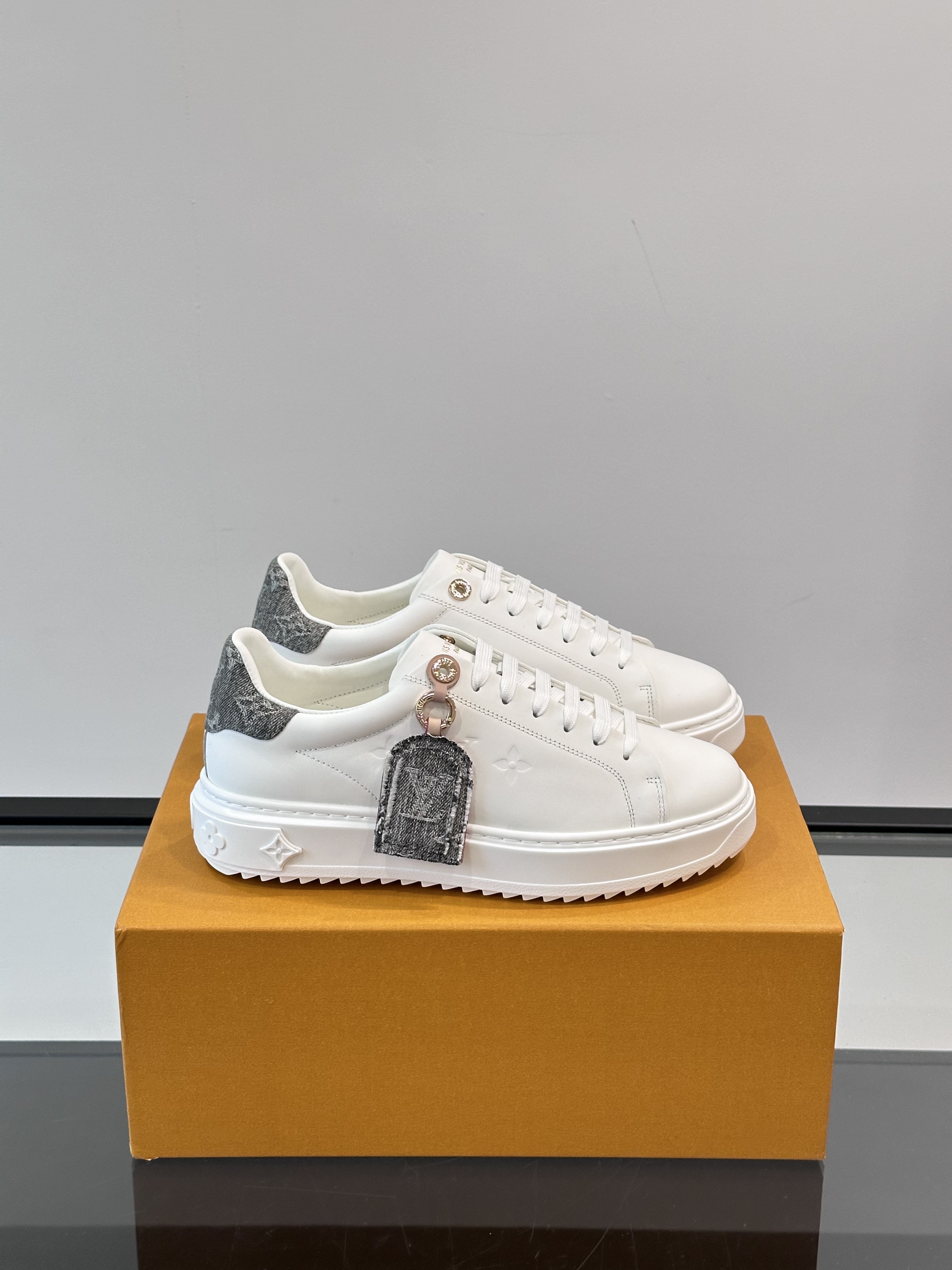 Louis Vuitton Trainer Sneakers(EU35-45)