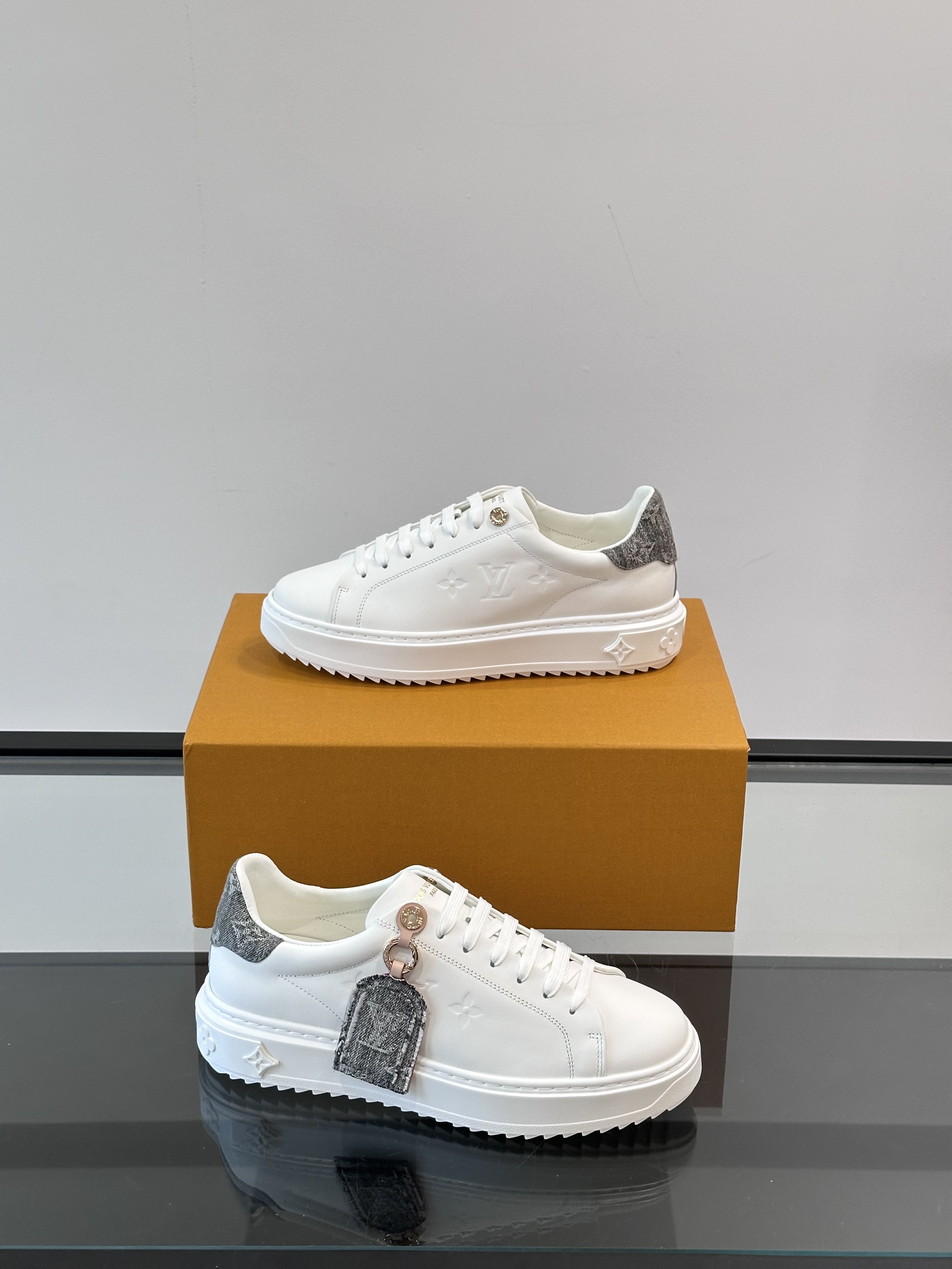 Louis Vuitton Trainer Sneakers(EU35-45)