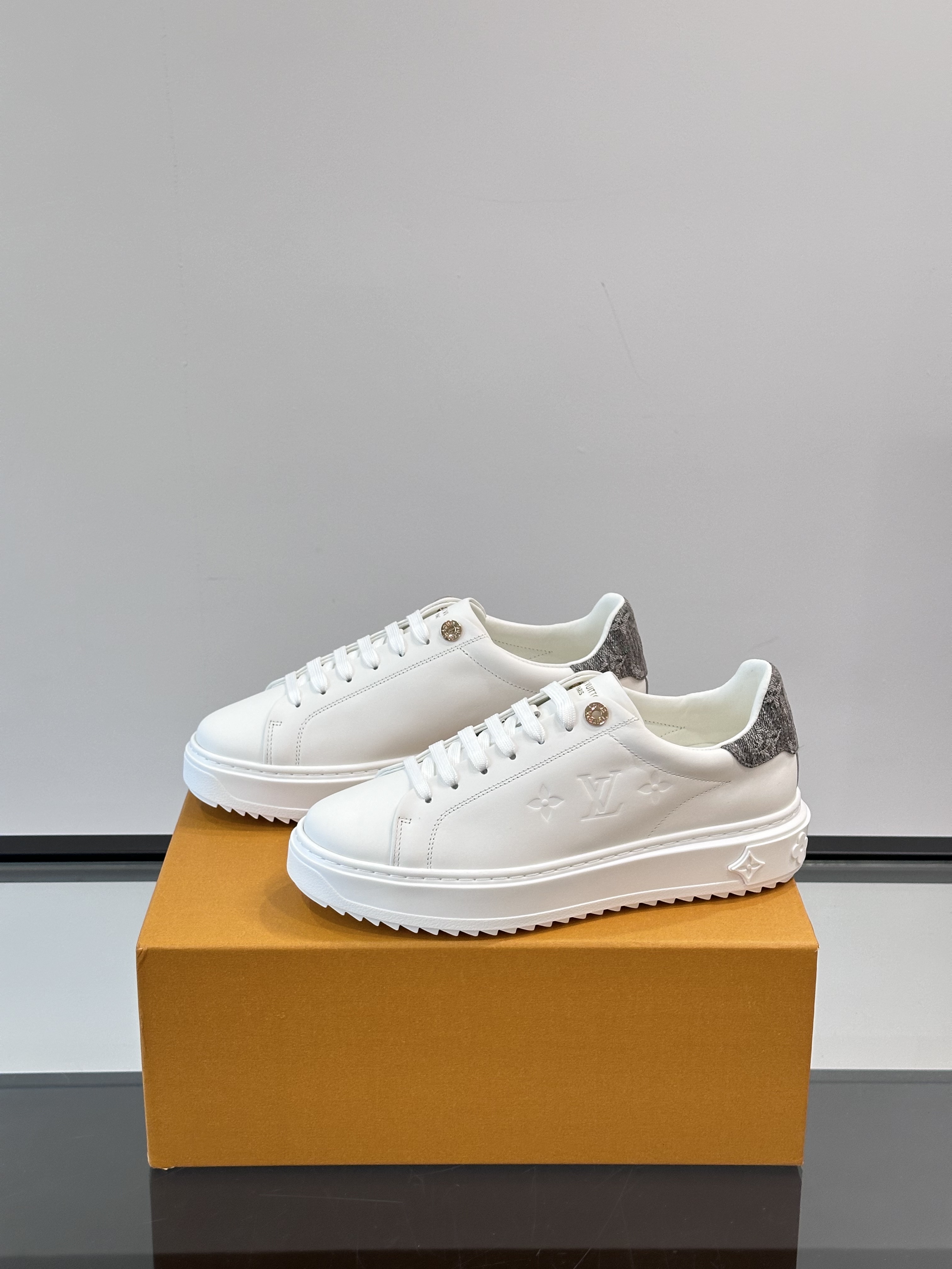 Louis Vuitton Trainer Sneakers(EU35-45)