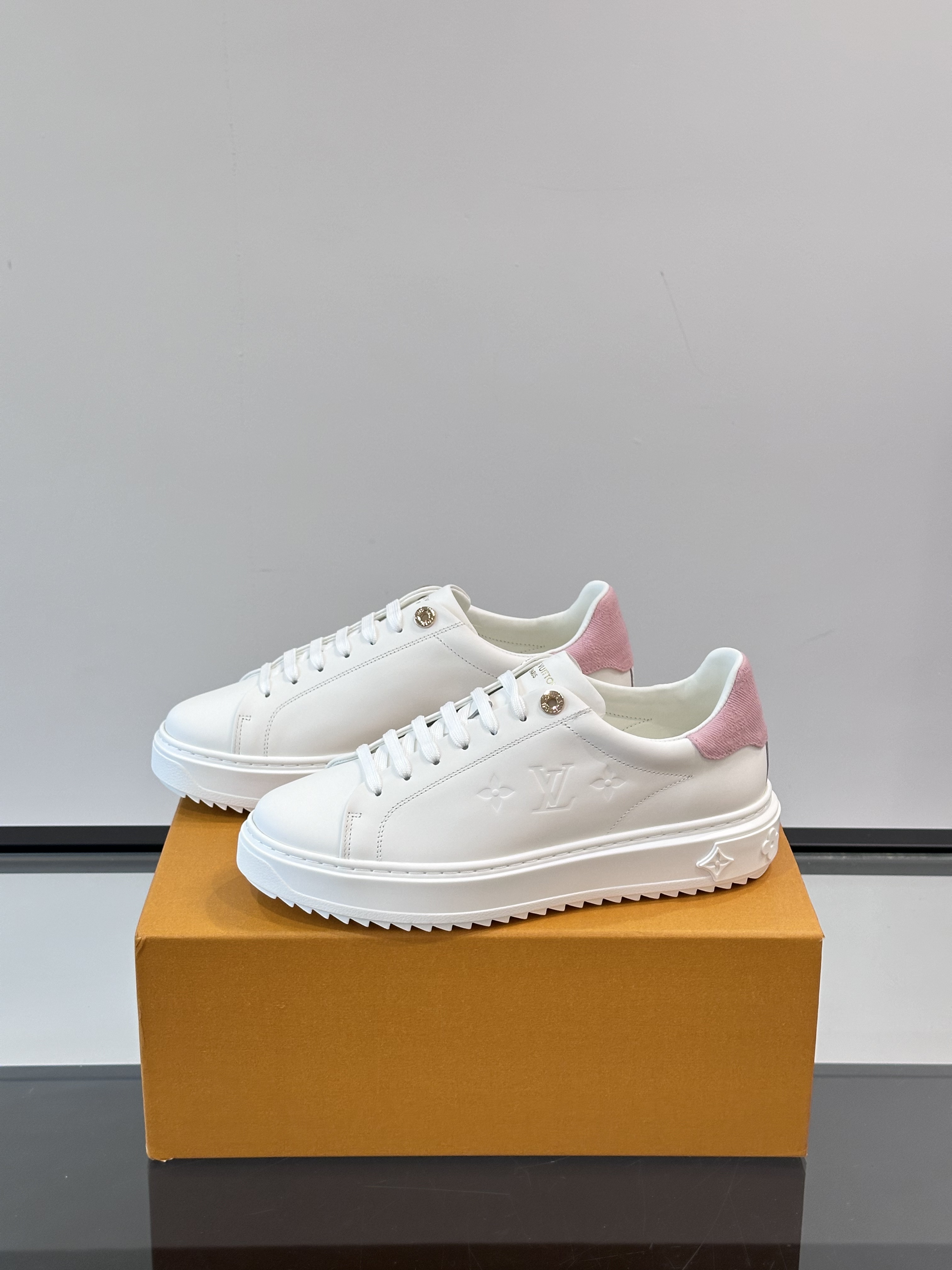 Louis Vuitton Trainer Sneakers(EU35-45)