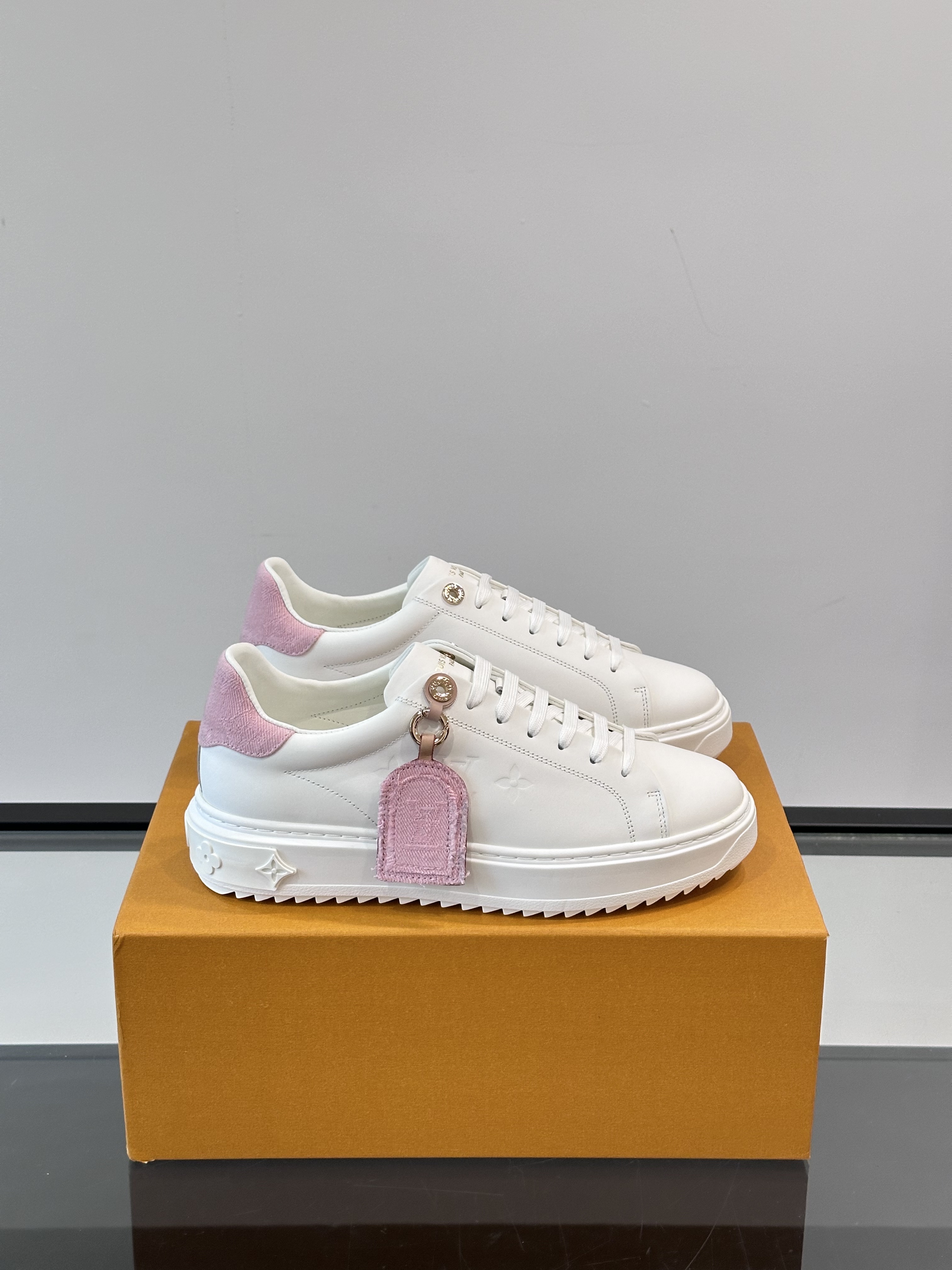 Louis Vuitton Trainer Sneakers(EU35-45)