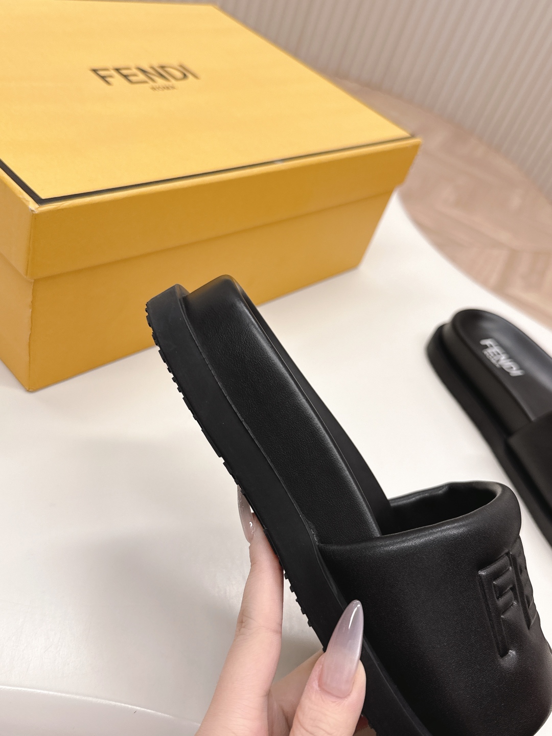 Fendi 2025ss Roma Slides(EU35-44)