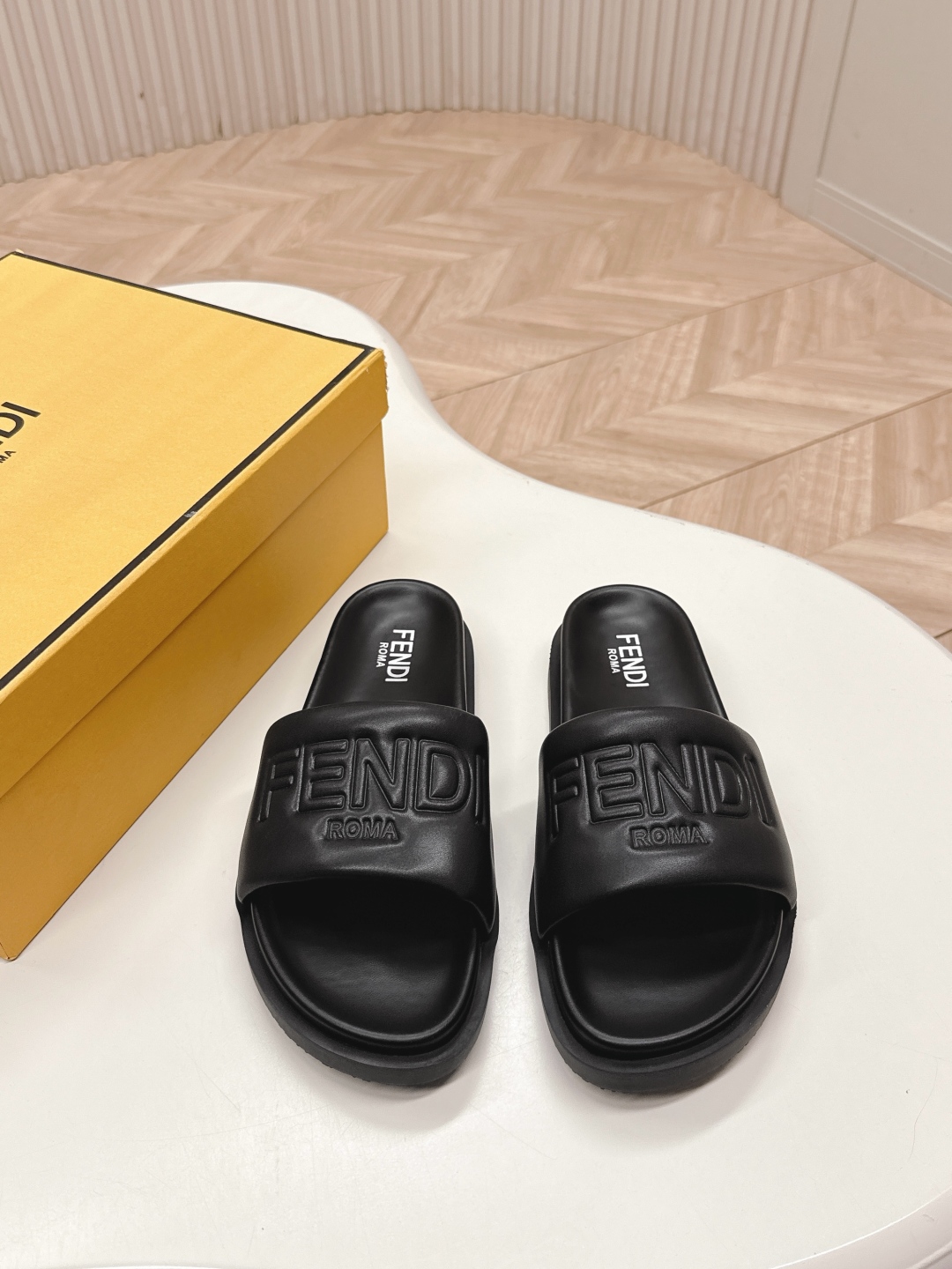 Fendi 2025ss Roma Slides(EU35-44)