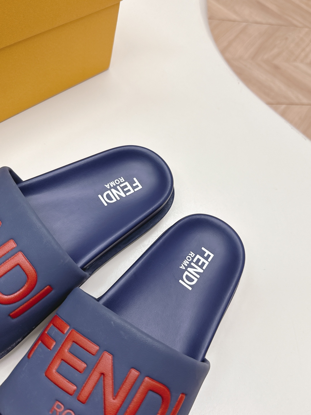 Fendi 2025ss Roma Slides(EU35-44)