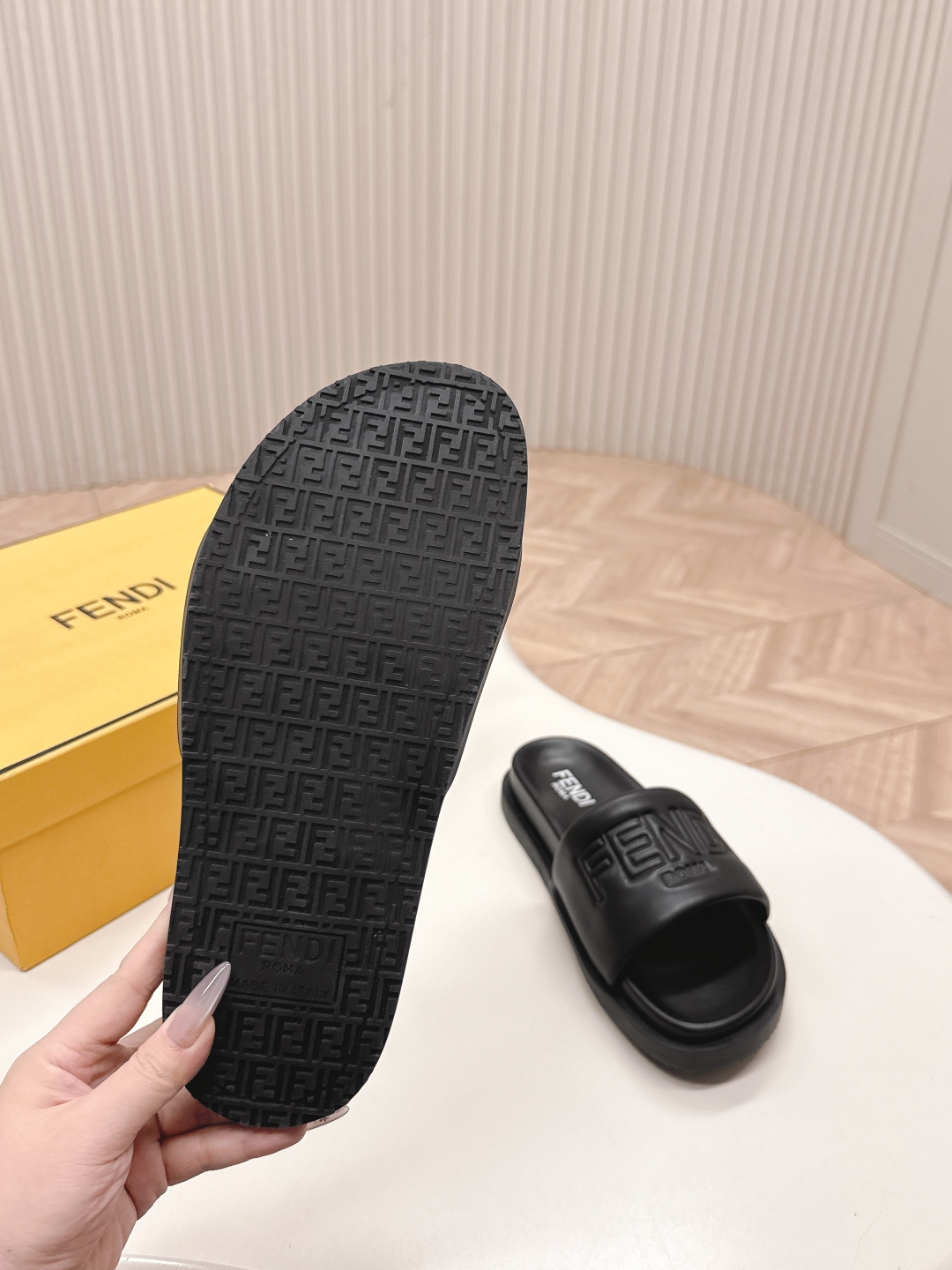 Fendi 2025ss Roma Slides(EU35-44)