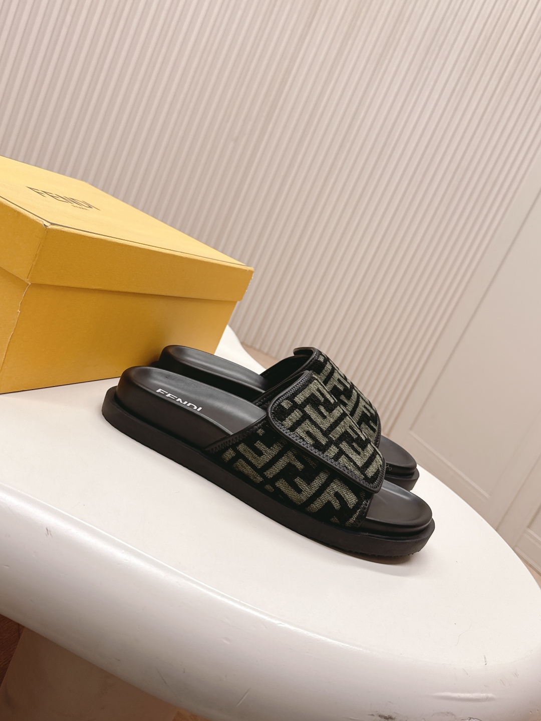 Fendi 2025ss Roma Slides(EU35-44)