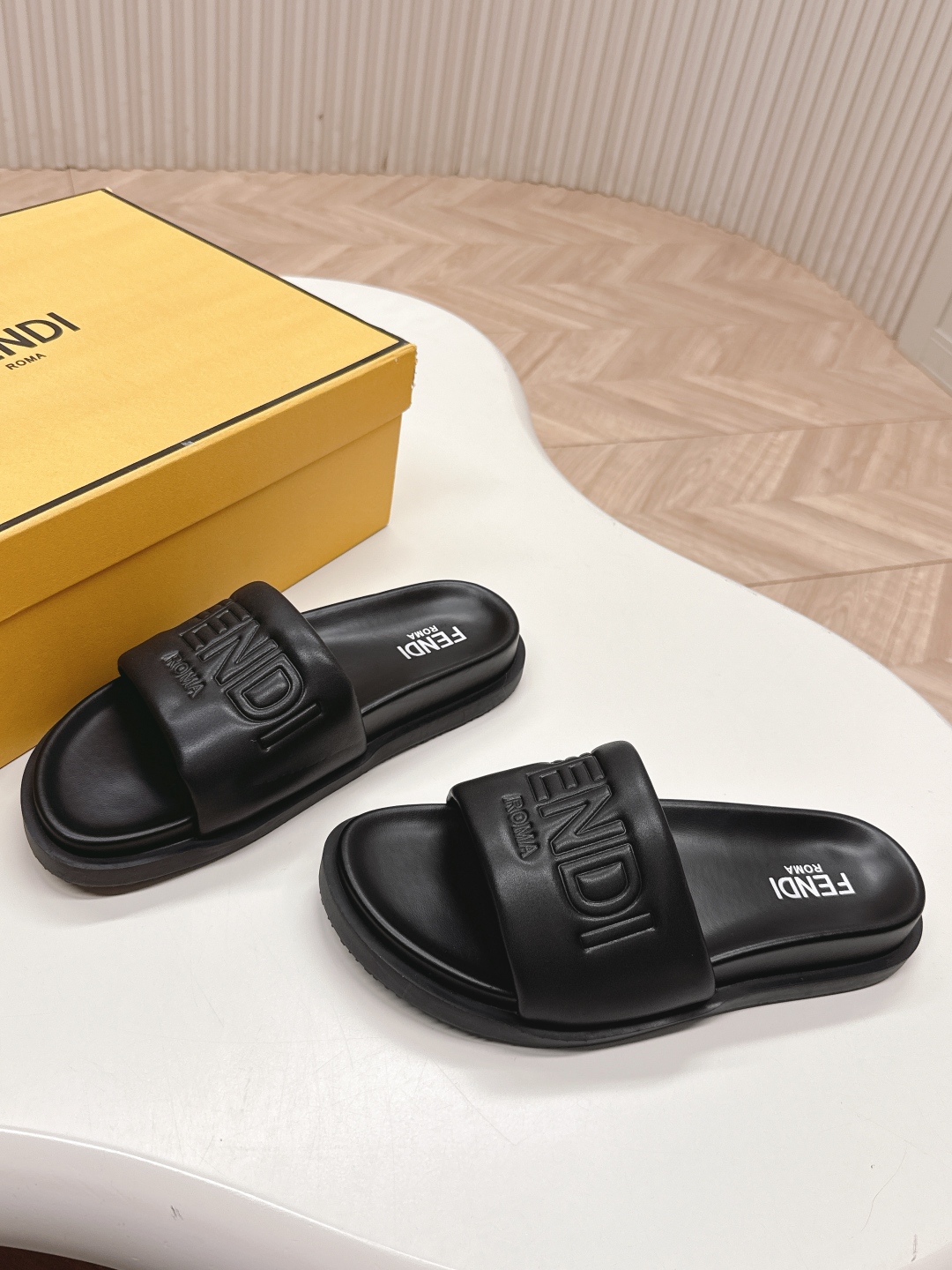 Fendi 2025ss Roma Slides(EU35-44)