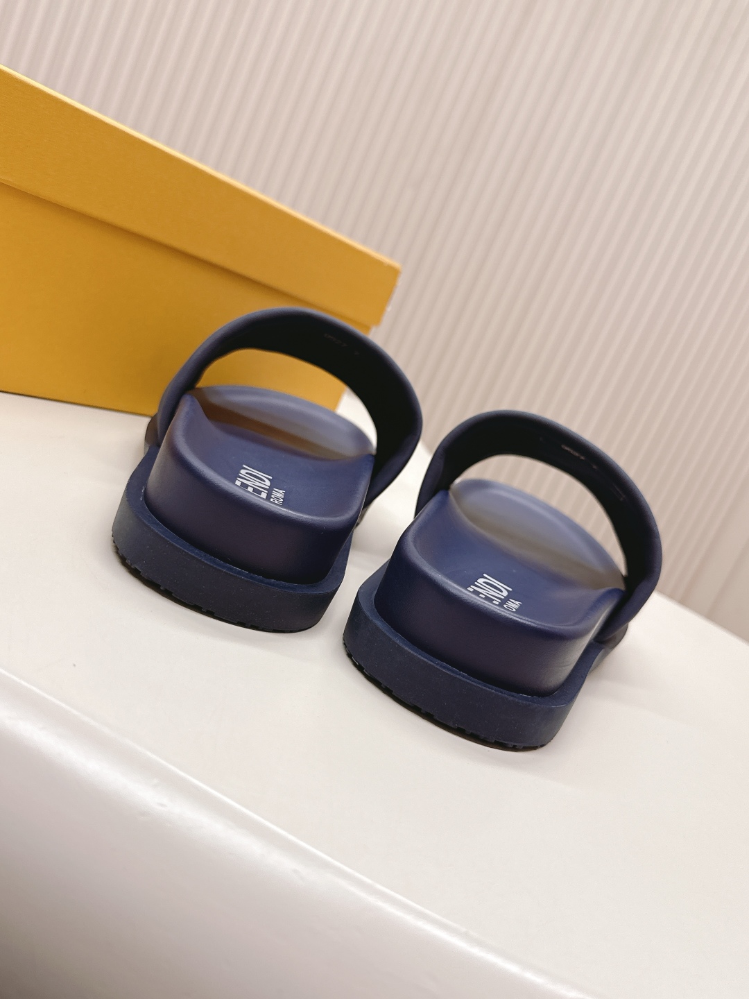 Fendi 2025ss Roma Slides(EU35-44)
