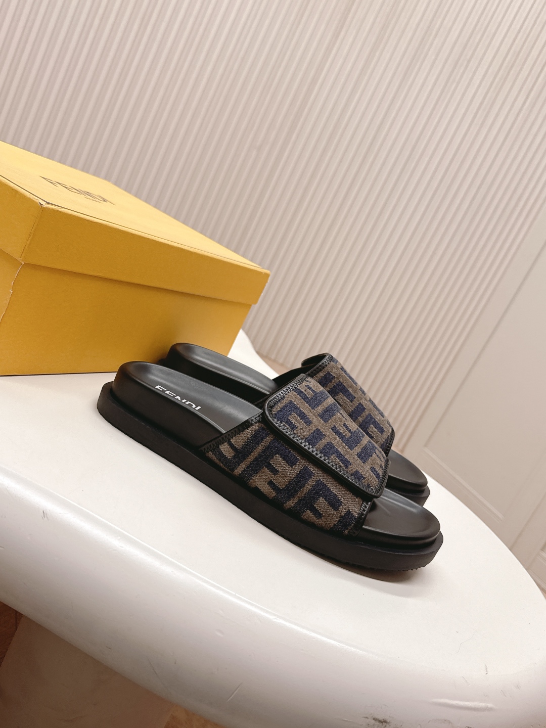 Fendi 2025ss Roma Slides(EU35-44)