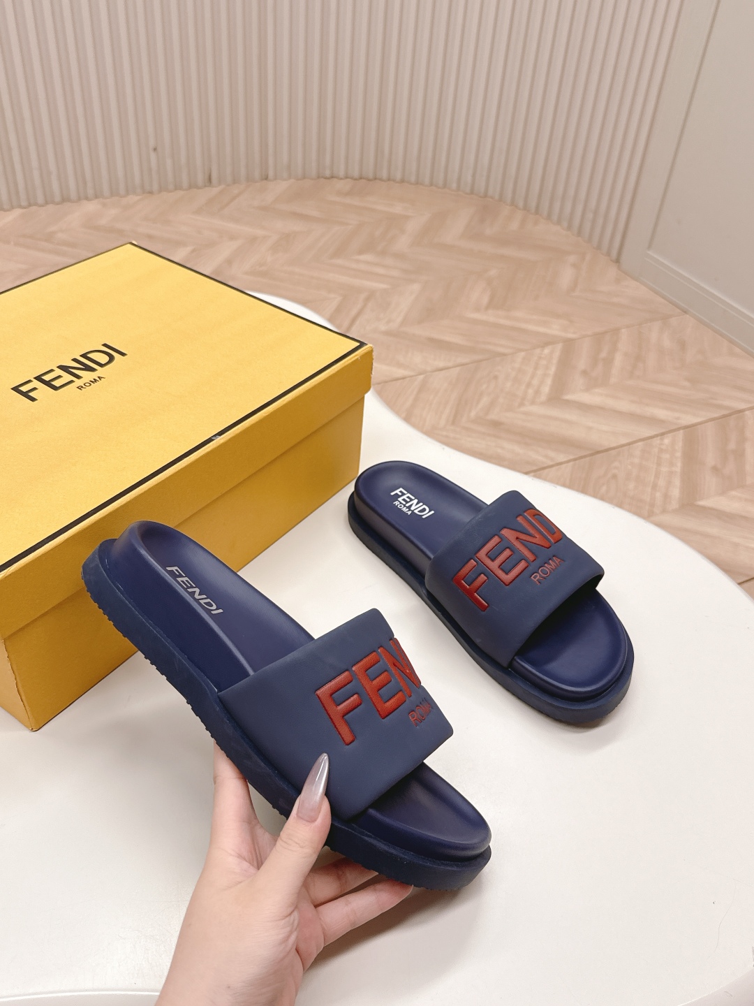 Fendi 2025ss Roma Slides(EU35-44)