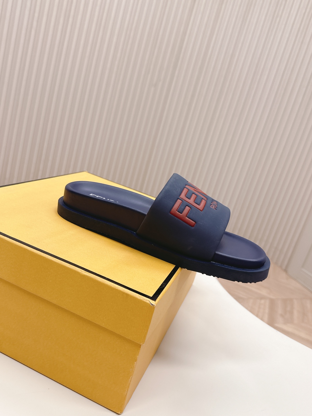 Fendi 2025ss Roma Slides(EU35-44)