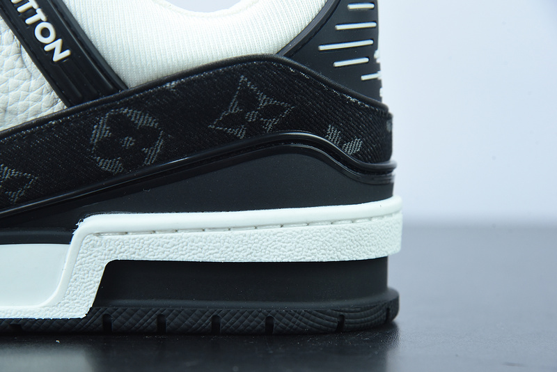 Louis Vuitton Trainer Sneakers(EU35-45)