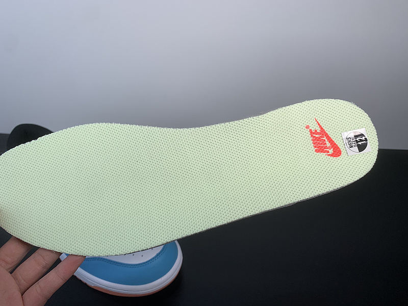 Nike Dunk Low SE Kyrie DN4179-400