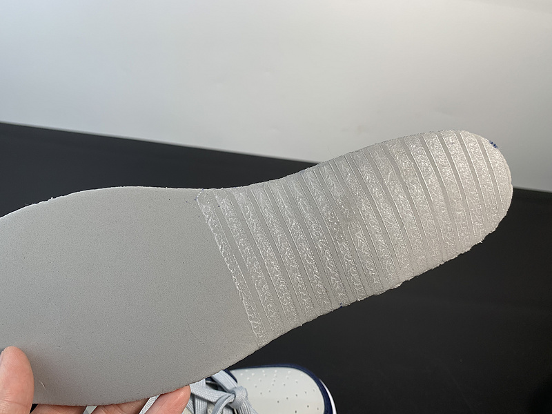 NIKE DUNK LOW EMB NBA 75TH ANNIVERSARY BROOKLYN NETS DD3363-001