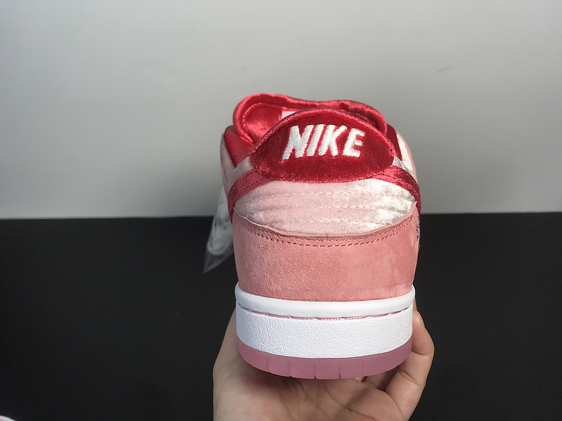 StrangeLove x Nike SB Dunk CT2552-800