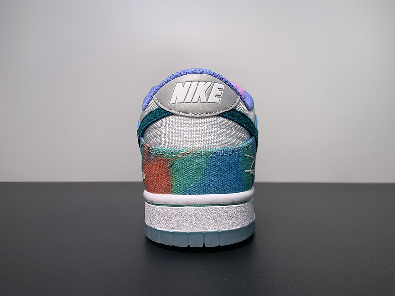 Dunk SB Futura Laboratories HF6061-400