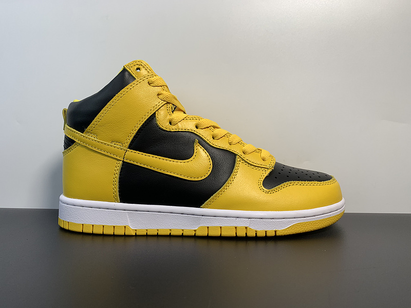 Nike Dunk Varsity Maize  CZ8149-002