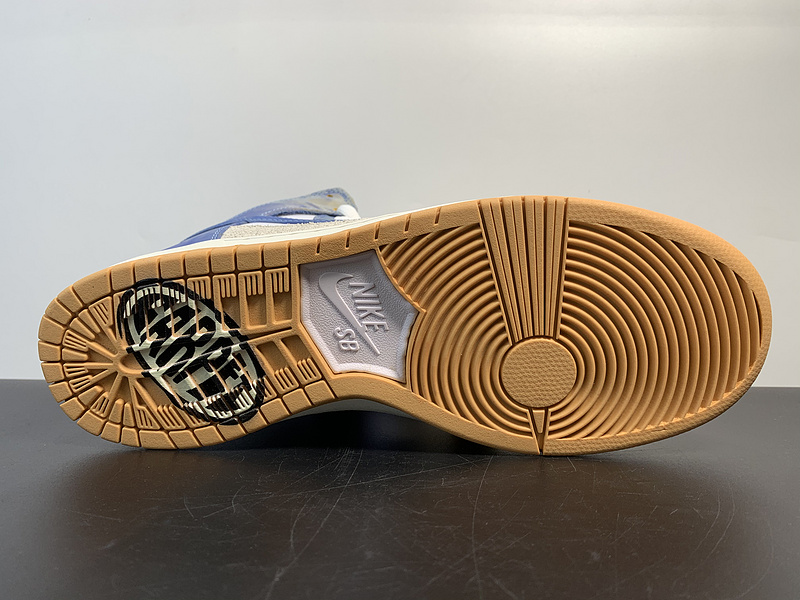 Carpet Company x Nk SB Dunk High SB CV1677-100