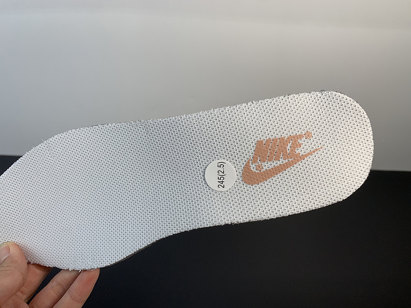 Dunk Low “Barely Green”DD1503-104