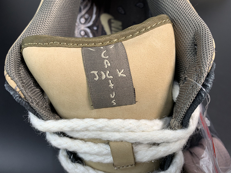 Travis Scott Nike SB Dunk Low TS CT5053-001
