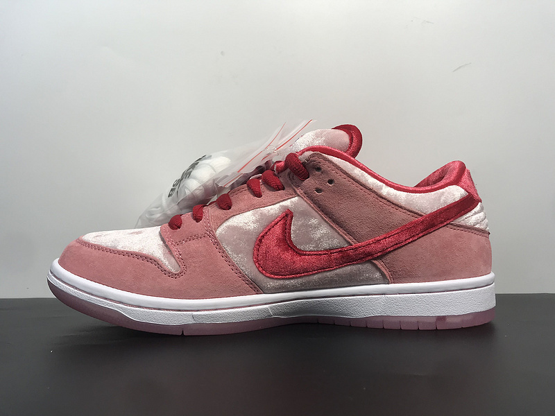 StrangeLove x Nike SB Dunk CT2552-800