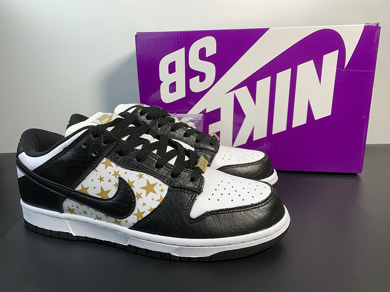 Supreme x Nike SB Dunk Low DH3228-102
