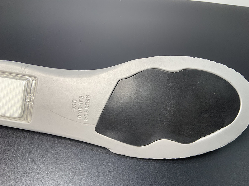 Nike SB Dunk Low Love Found FZ5654-100