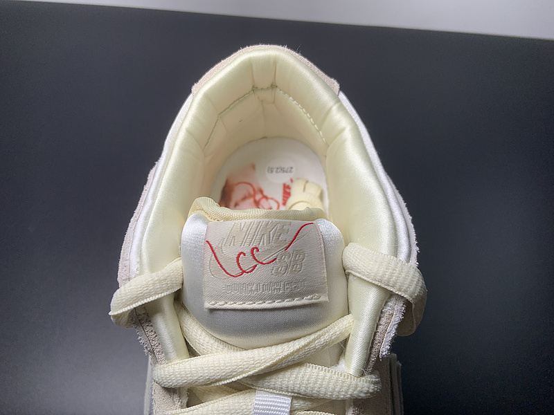 Nike SB Dunk Low Love Found FZ5654-100