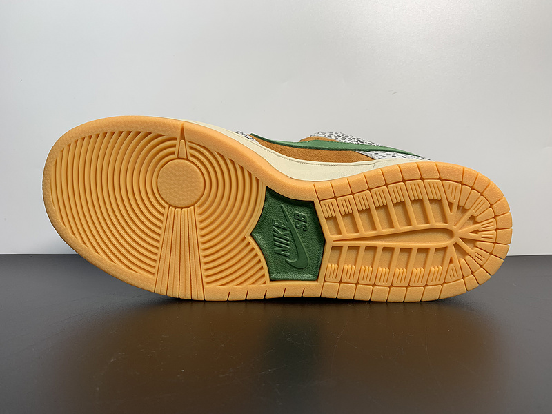 NIKE SB DUNK LOW SAFARI CD2563-002