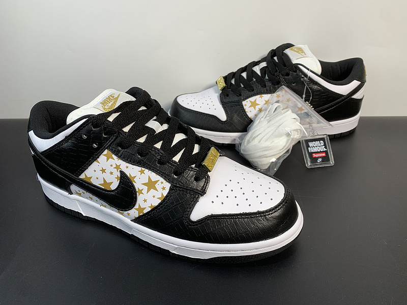 Supreme x Nike SB Dunk Low DH3228-102