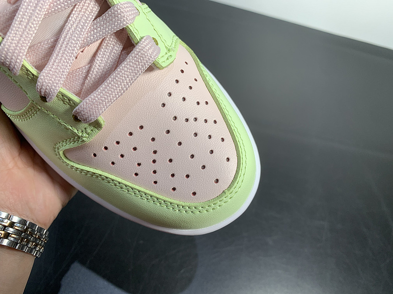 Nike Dunk Low “Light Soft Pink”DD1503