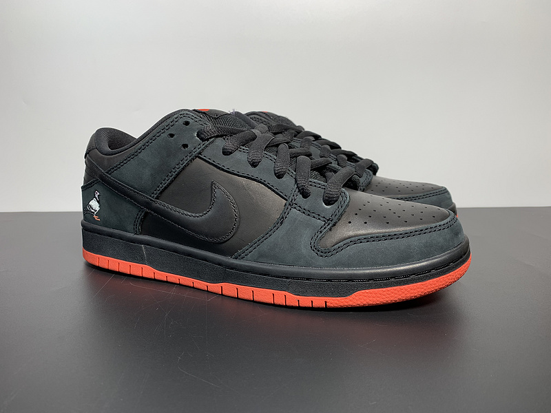 Staple x Nike SB Dunk Low 883232-008