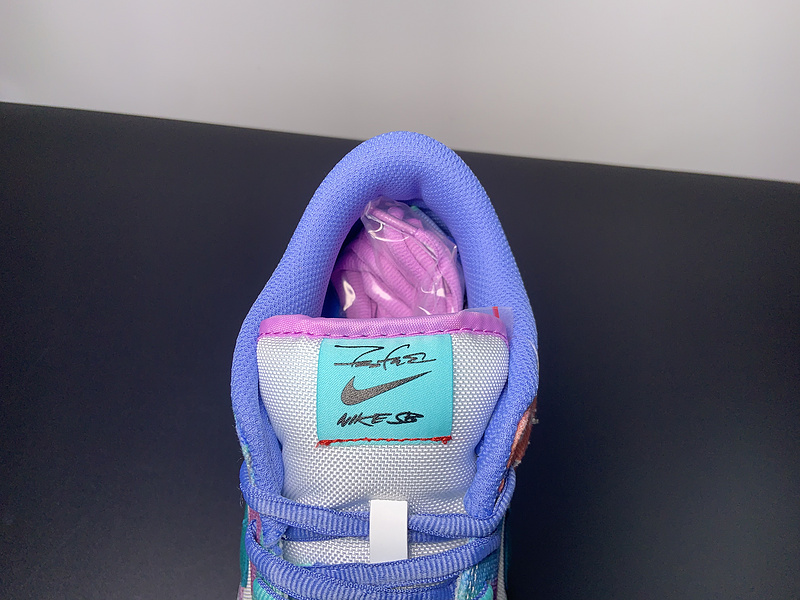 Dunk SB Futura Laboratories HF6061-400