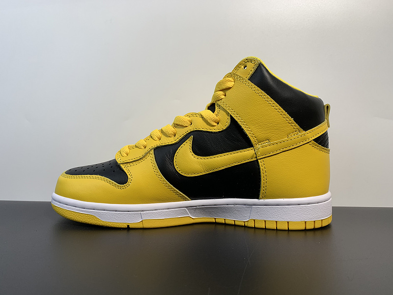 Nike Dunk Varsity Maize  CZ8149-002