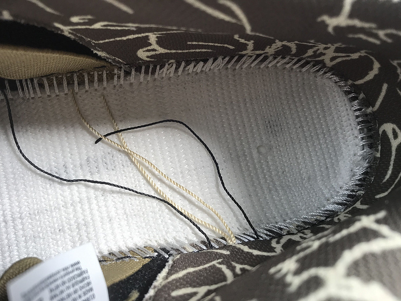 Travis Scott x Dunk SB CT5053-002