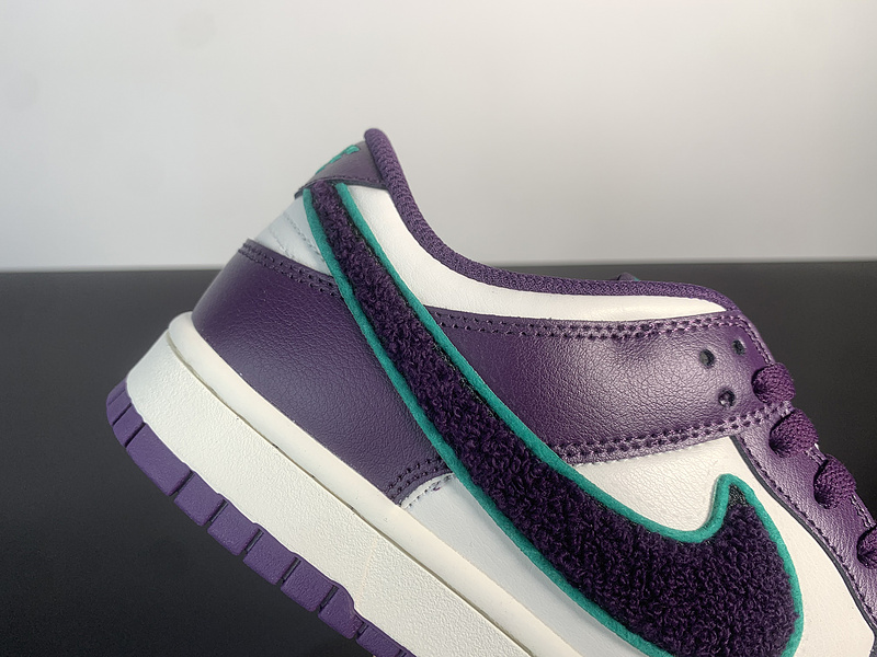 Nike Dunk Low “Chenille Swoosh”DQ7683-100