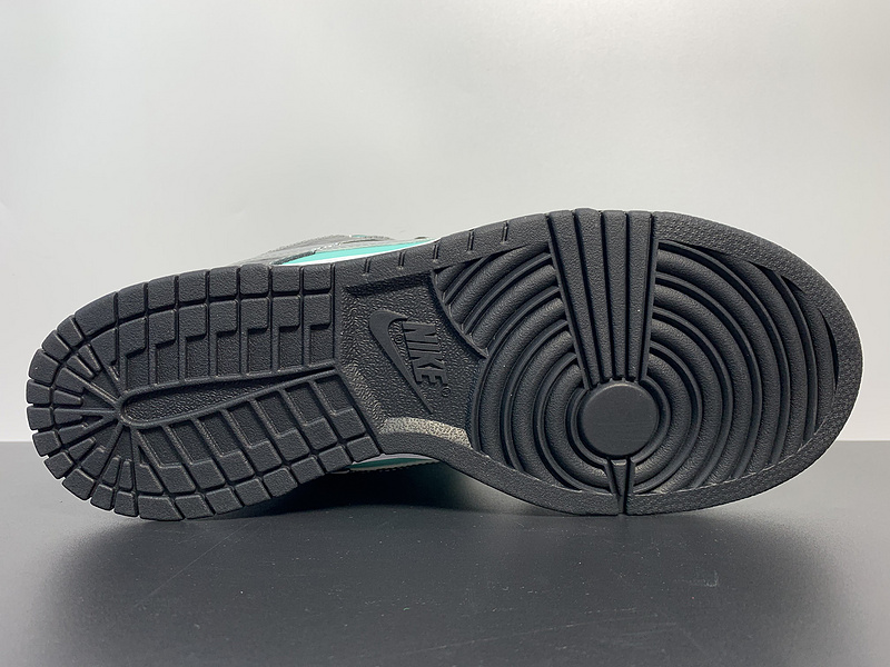 Diamond Supply Co. X NK SB Dunk Low Pro“Tiffany”304292-402