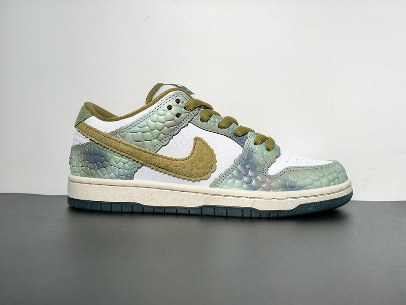 Alexis Sablone x Dunk Low SB 'Chameleon' HJ3386-300