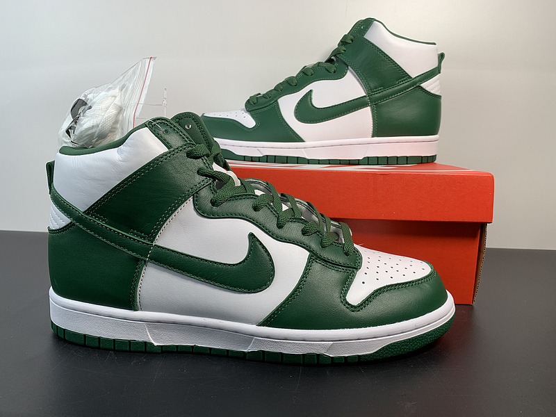 Nike SB Dunk High Pro