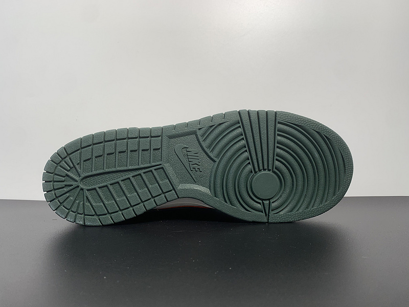 Otomo Katsuhiro x Nike SB Dunk Low 