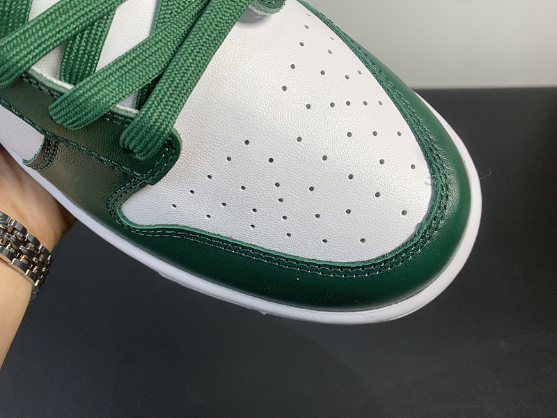 Nike SB Dunk Low Pro 