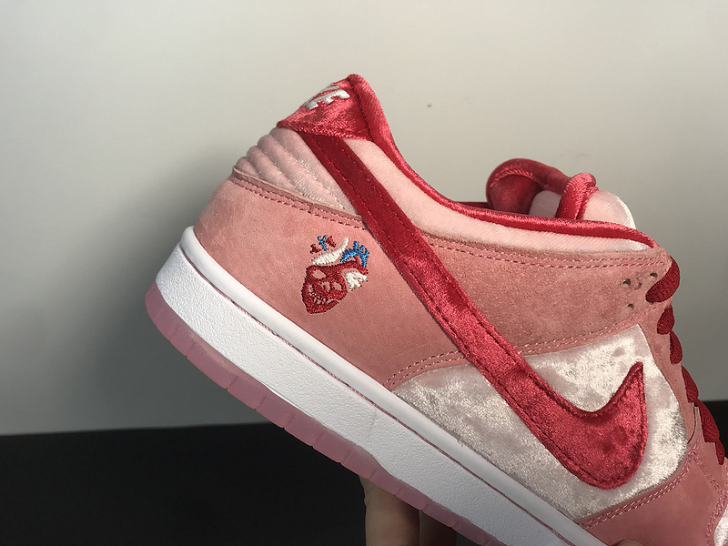 StrangeLove x Nike SB Dunk CT2552-800