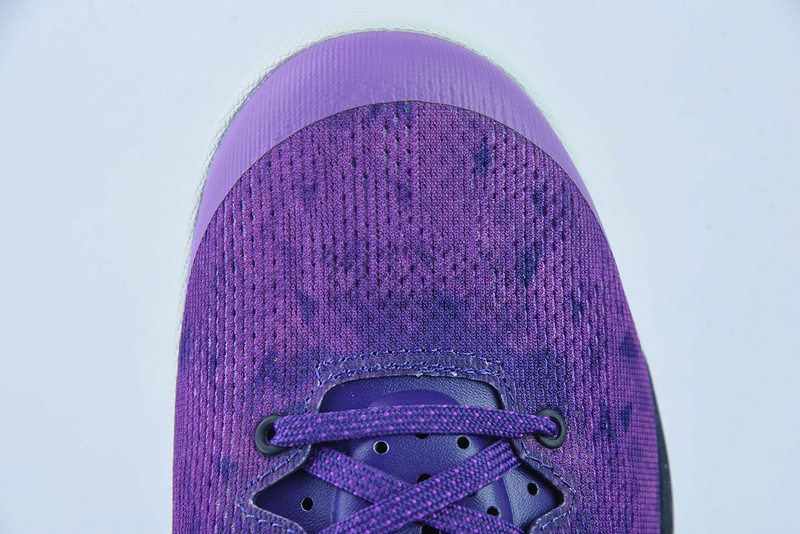 NK Zoom KOBE 8 555035-500